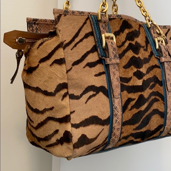 LONGCHAMP | Limited Edition Exotics Shoulder Bag - Picture 16 of 16